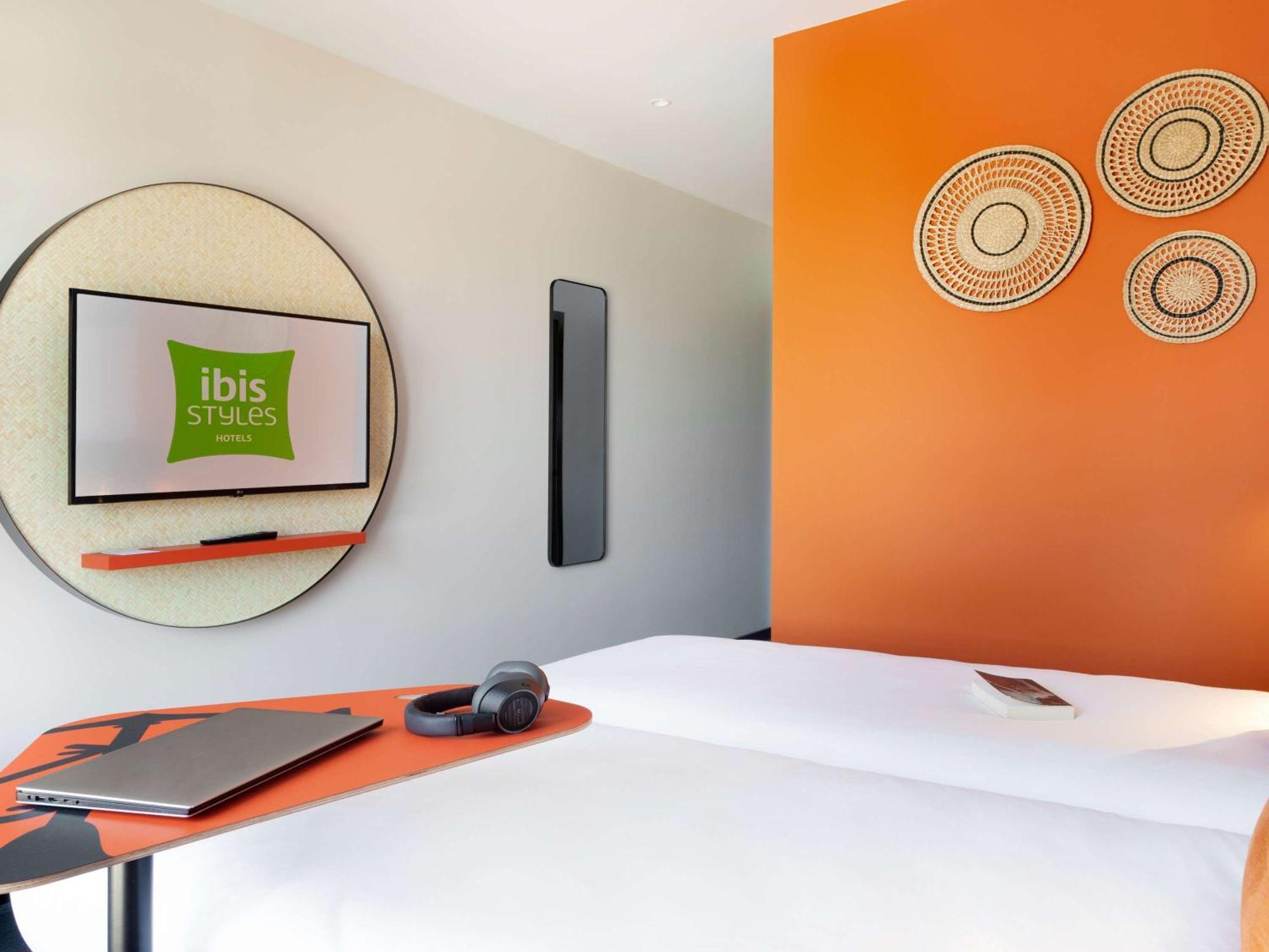 Ibis Styles Miramas Hotel Exterior photo