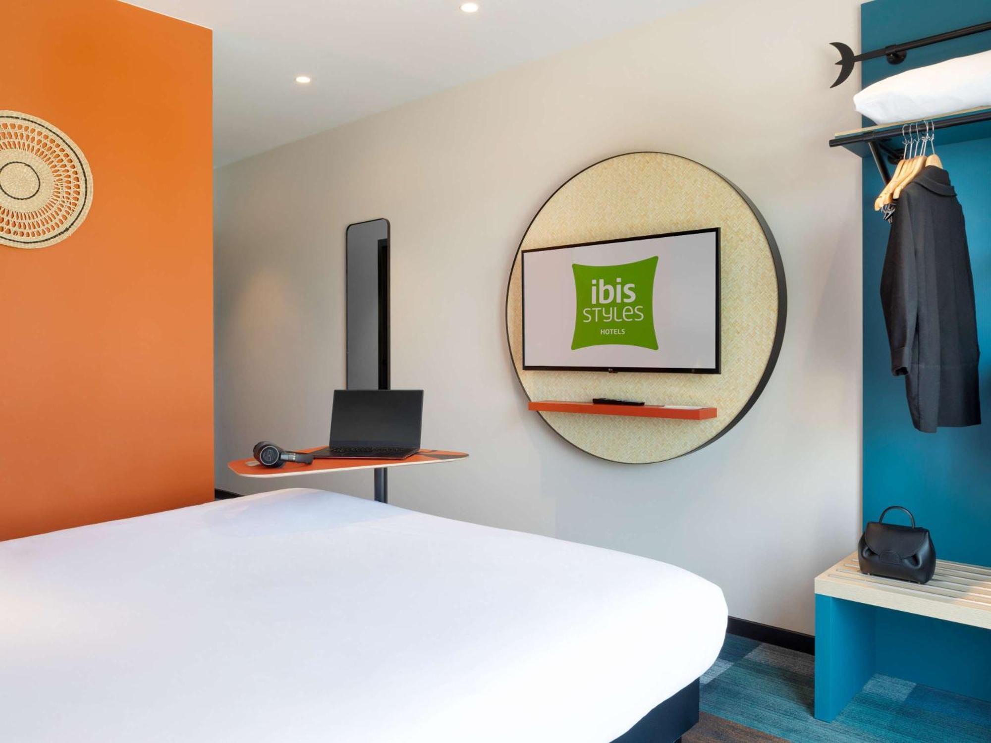 Ibis Styles Miramas Hotel Exterior photo