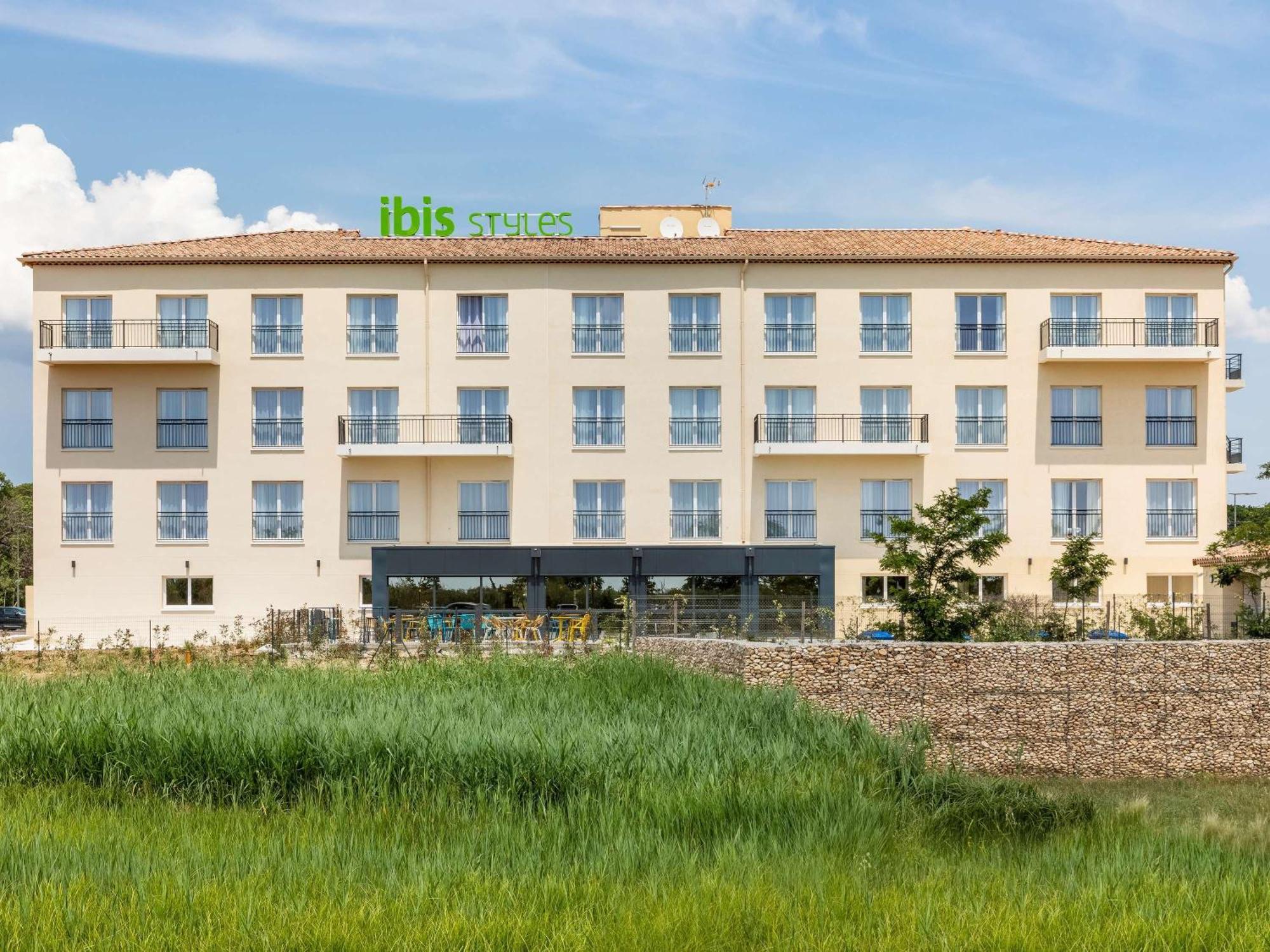 Ibis Styles Miramas Hotel Exterior photo